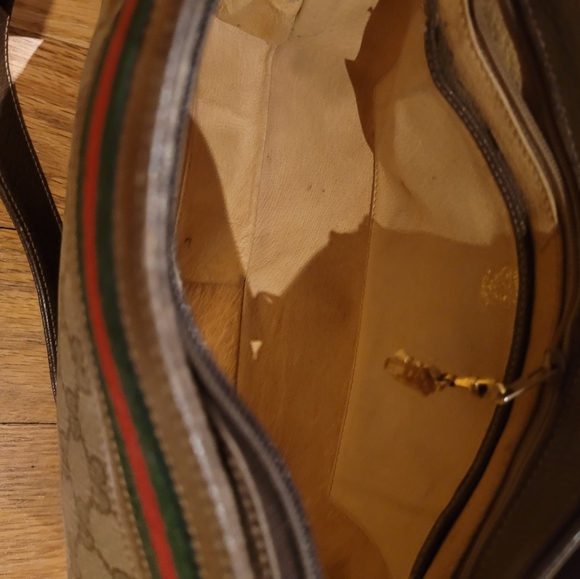Authentic Vintage Gucci Shoulder Bag - Picture 8 of 14